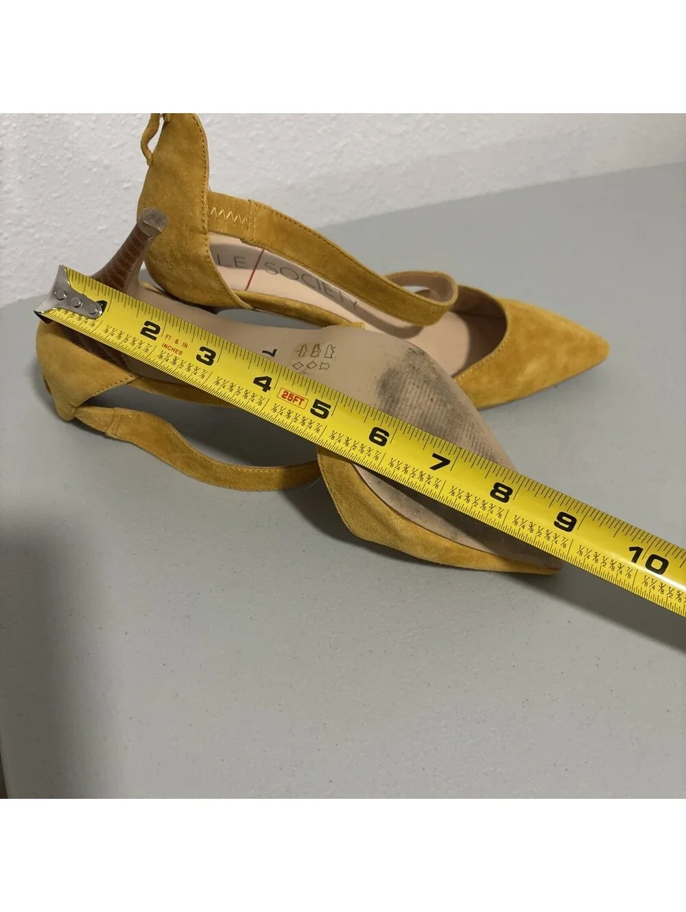 Woman’s Yellow Sole Society Cassia Suede Heels Pointed Toe Size 7